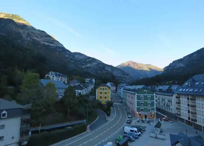 ático Reformado Con Vistas A La Montaña Canfranc