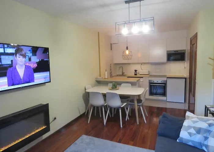 Apartamento ático Reformado Con Vistas A La Montaña