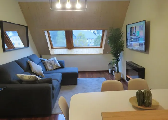 Atico Duplex Reformado Con Vistas A La Montana * Canfranc